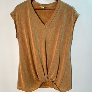 Pleione - sleeveless knit top. Size L